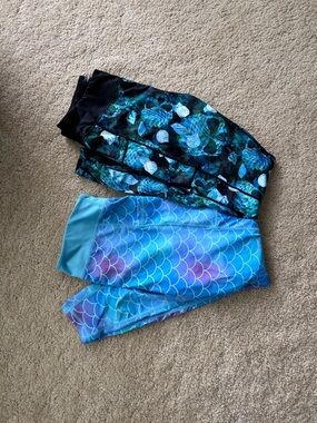 Constantly Varied Gear Leggings- Mermaid skulls and mermaid scales